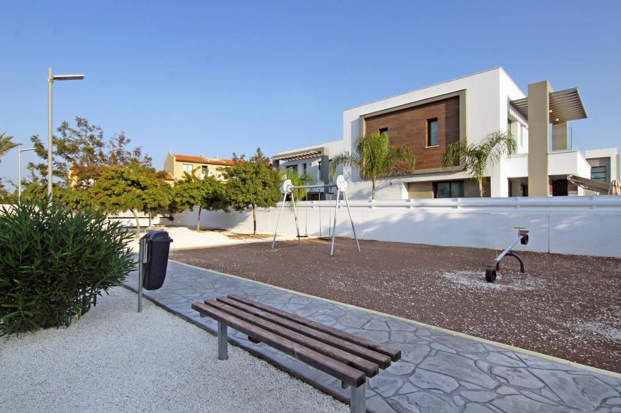 Villa Megan โปรทาราส ภายนอก รูปภาพ