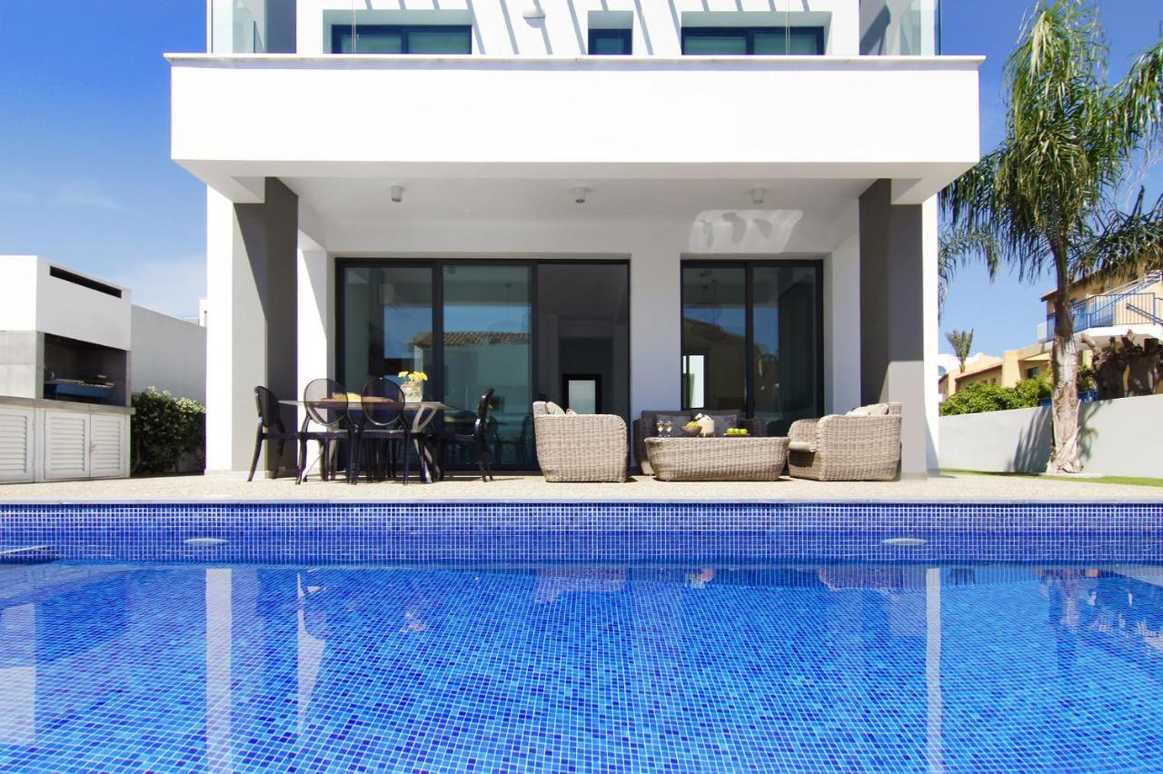 Villa Megan โปรทาราส ภายนอก รูปภาพ