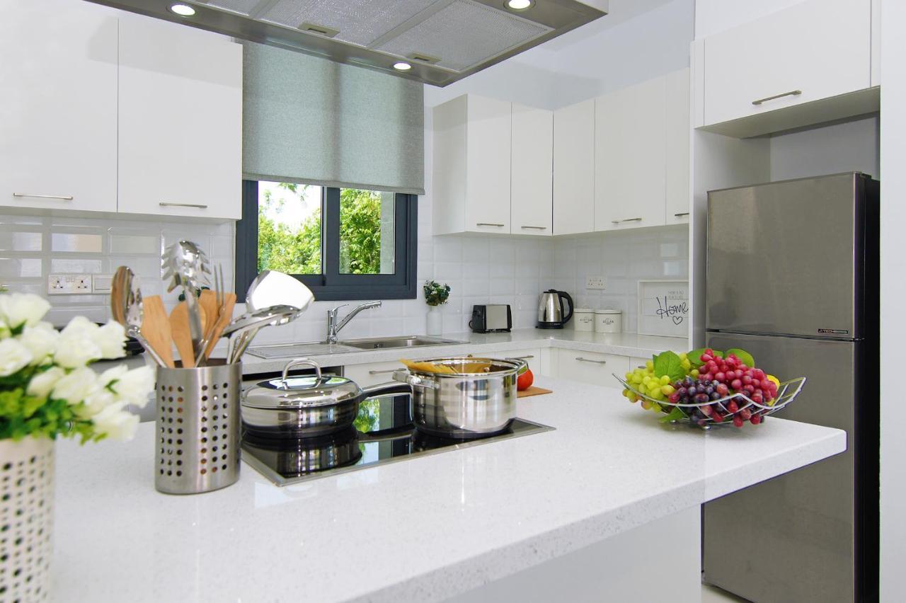 Villa Megan โปรทาราส ภายนอก รูปภาพ